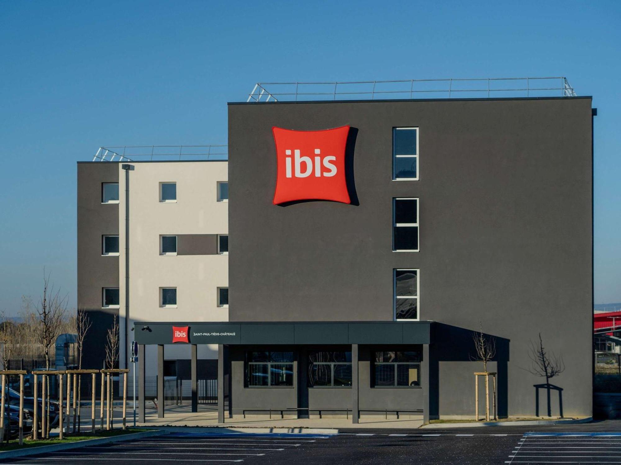 Ibis Saint Paul Trois Chateaux Buitenkant foto